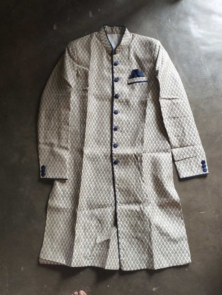 Elegant Men&#39;s Ethnic Sherwani