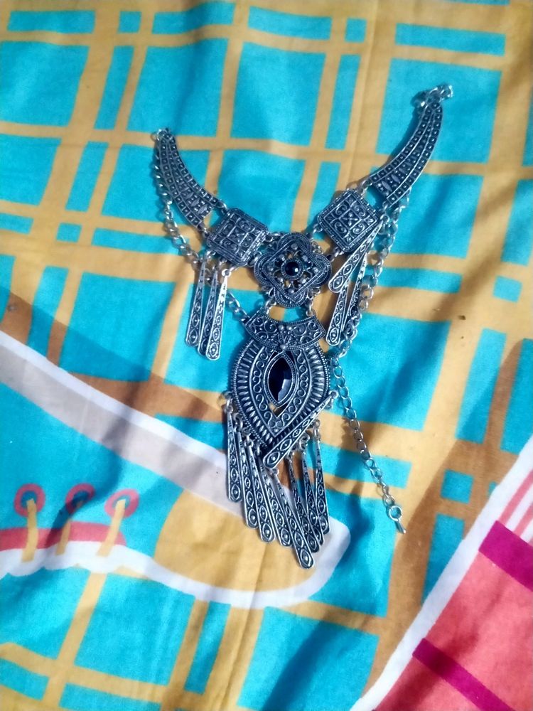 Vintage Style Silver Tone Statement Necklace