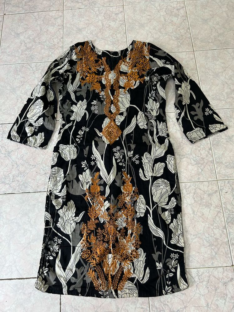 Pakistani Chikankari Kurti And Dupatta