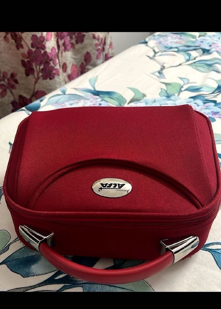 Red Alfa Vanity Box for women
