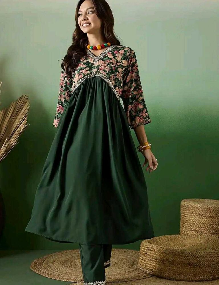 anuok Elegant Green Floral Kurta Set