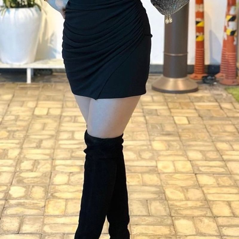 Black Skirt Mini Model