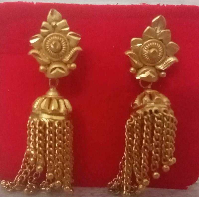 Emerald Stone And Gold Floral Drop Earring