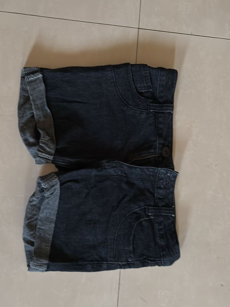 Low Rise Black Shorts