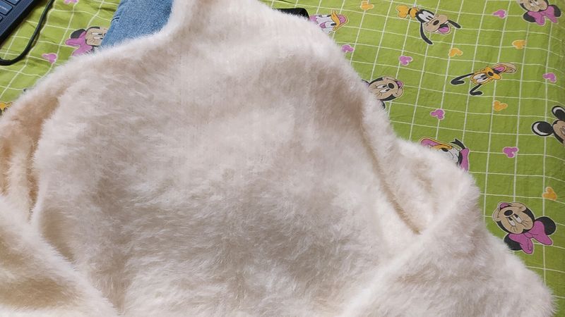 Beautiful White Turtle Neck Fur Sweater