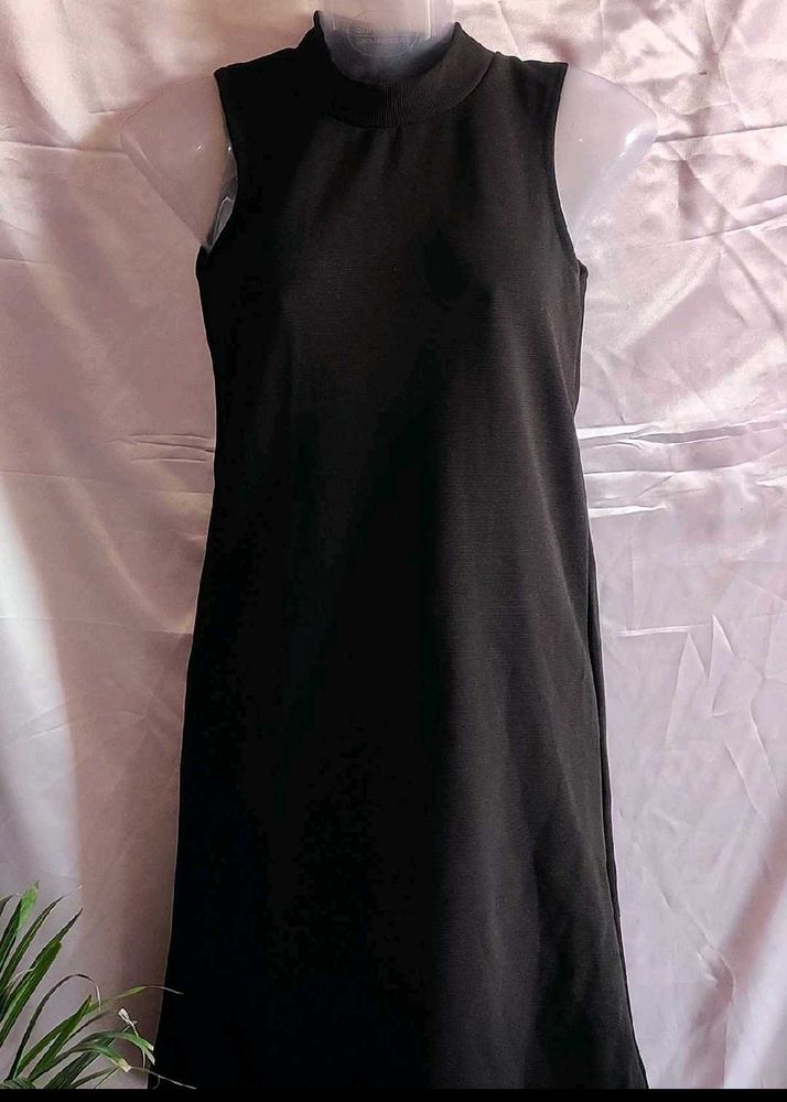 Black Round Neck dress