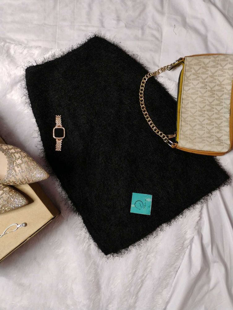 ✨Fluffy Black Skirt✨