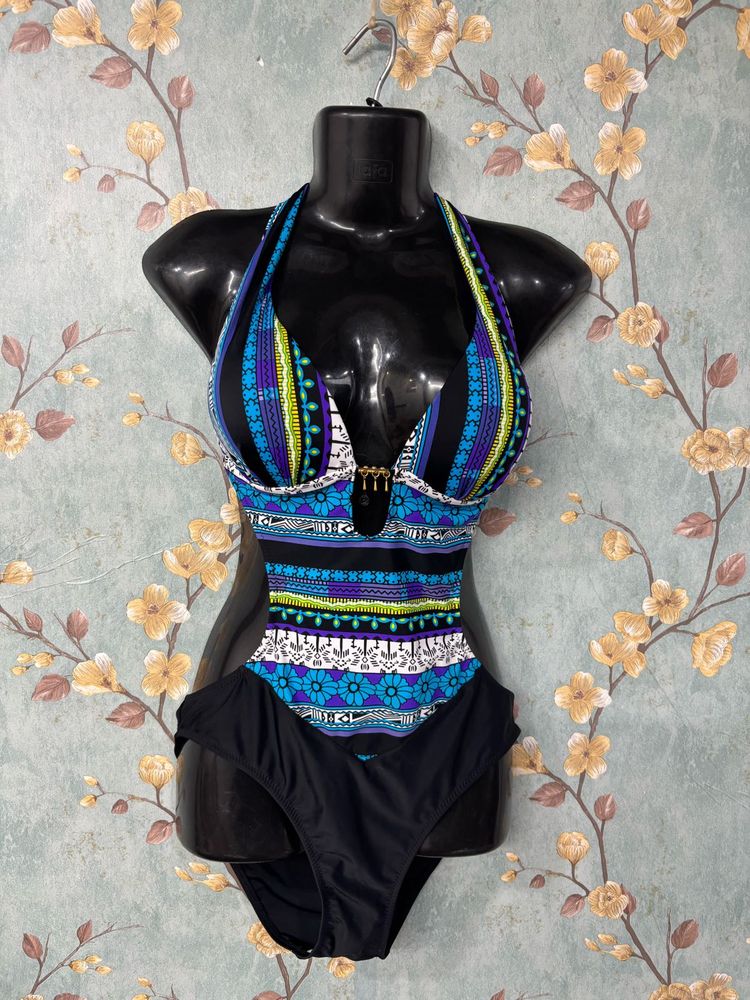 Stylish Swimsuit Set