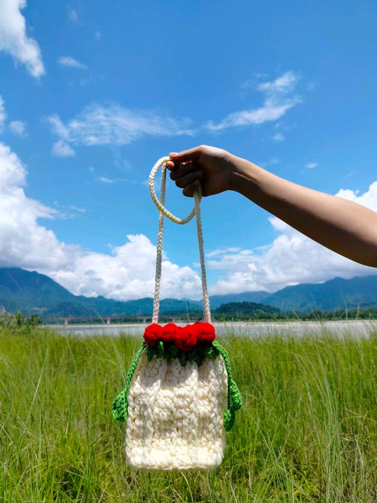 Crochet Rose Potli Sum Sling Bag