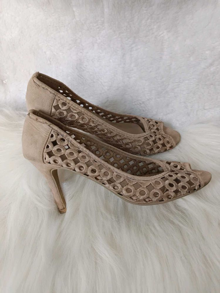 Nude Peeptoe Heel