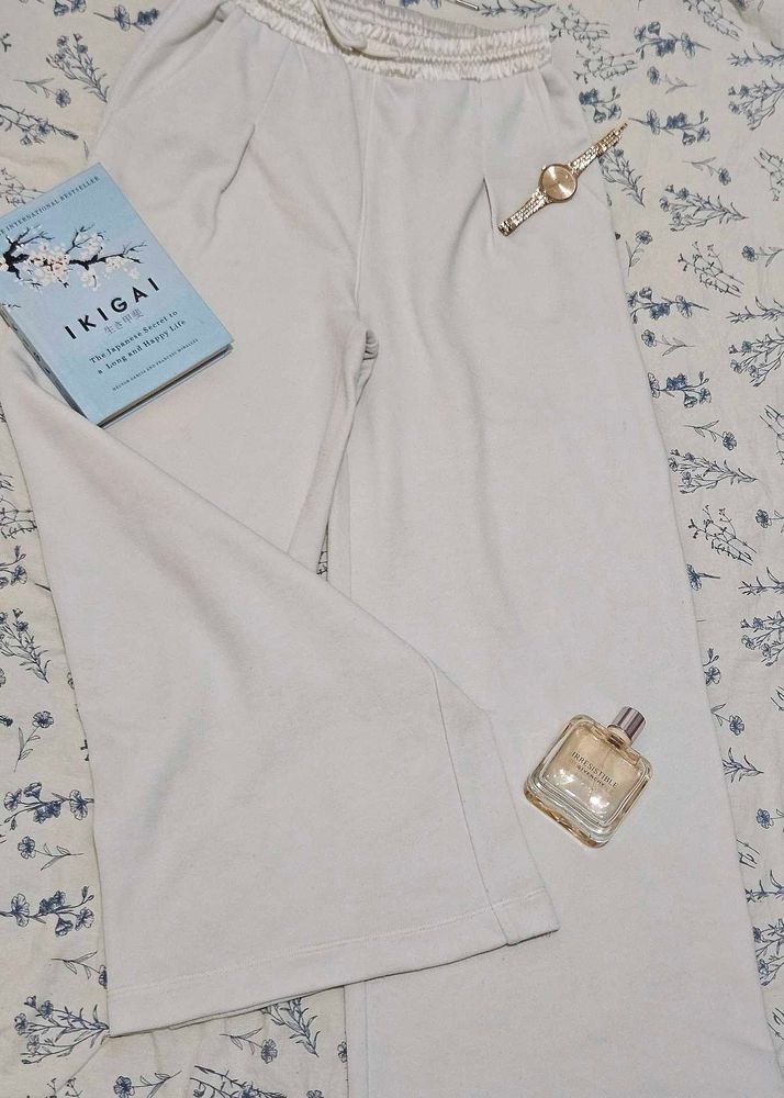 H&amp;M Pleat- Detailed Flared Joggers