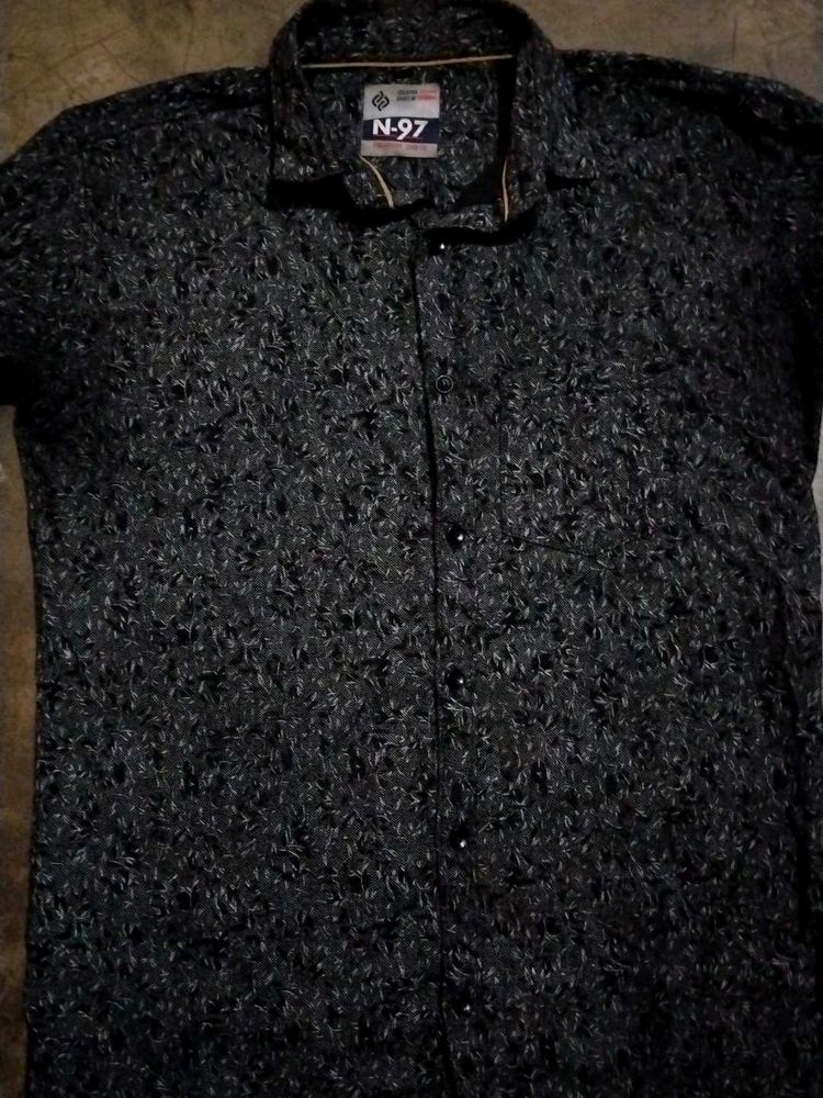 Patterned Men&#39;s Shirt