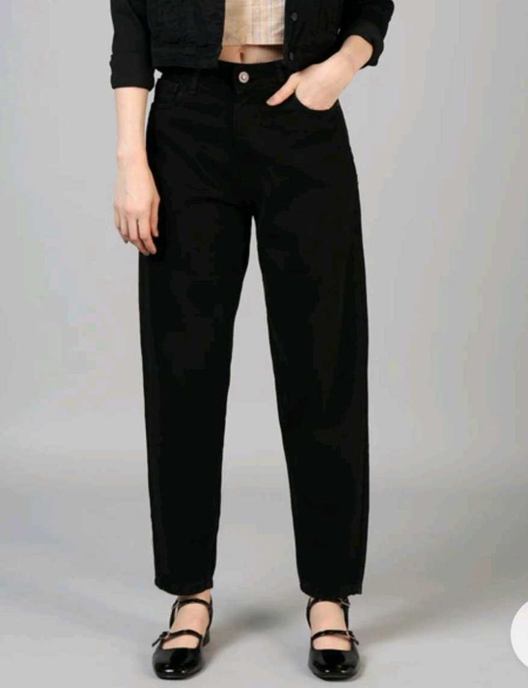Black High-Waisted Balloon Jeans