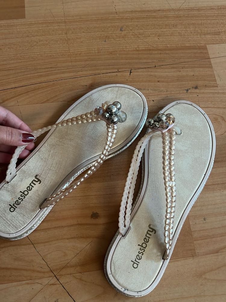 Dressberry Embellished Flip-Flops