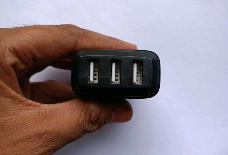 Portronics 15w ( 3 Usb Port )