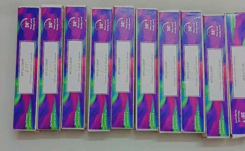 Eyeliner One Liner Available