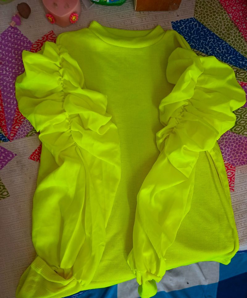New Puffed Sleeve Top