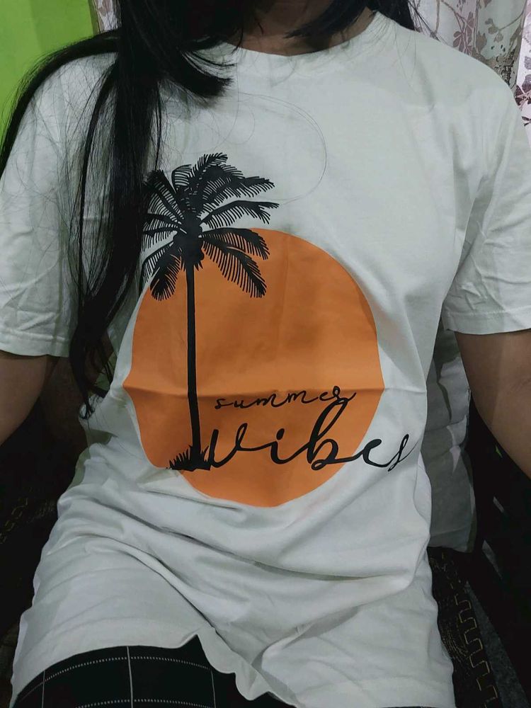 Summer Vibes Tee