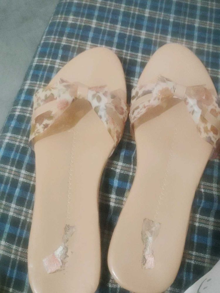 Flat Slipper In Good Condition 🥰