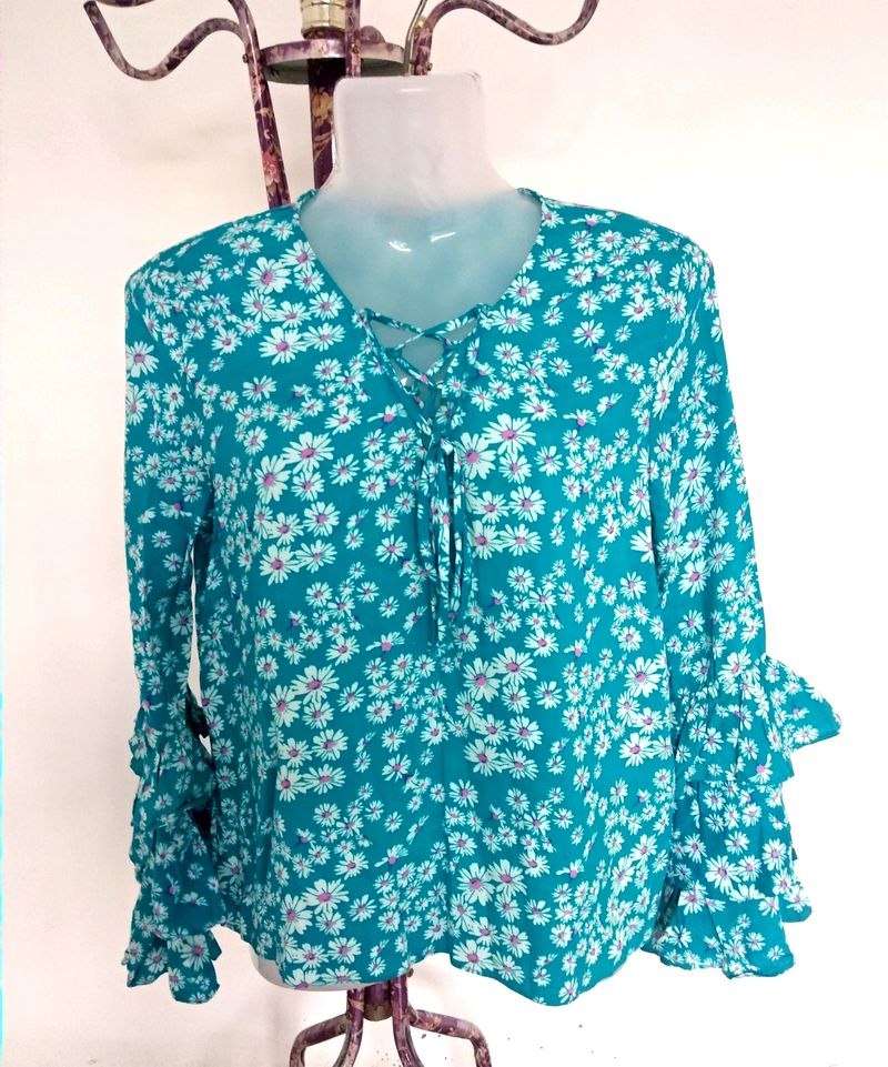 Splash Daisy Printed Ruffle Sleeves Top