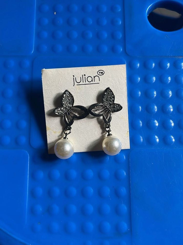 Black Metal Butterfly Earring With Pearl Hanging
