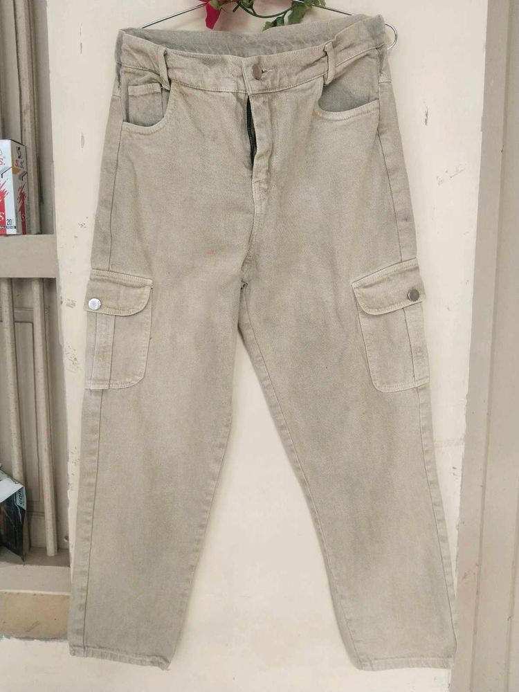 Cargo Pants used with discoloration on pocket