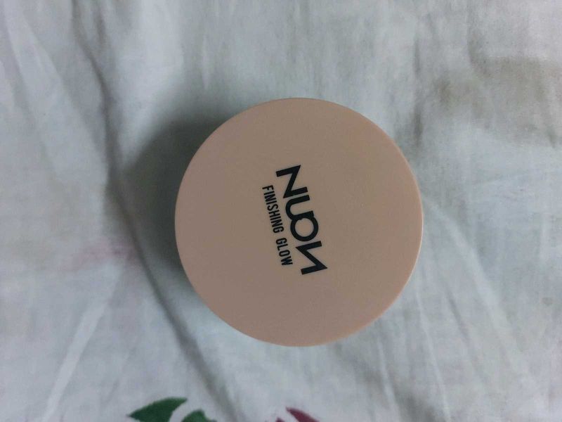 NUON Finishing Glow Compact