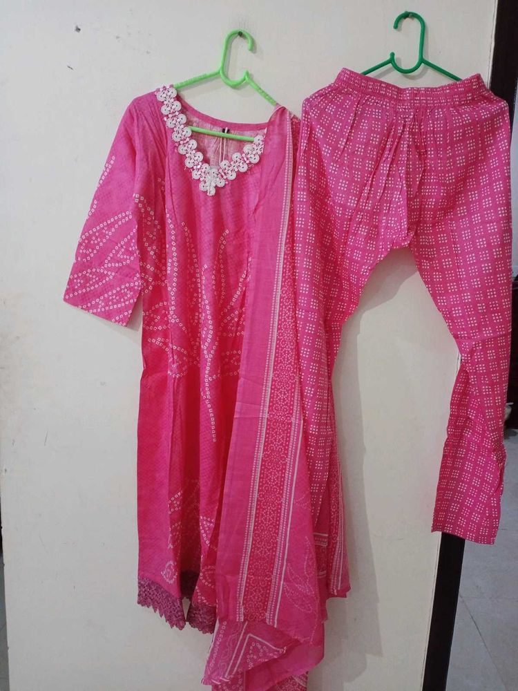 Beautiful Pink pakistani Kurta Set