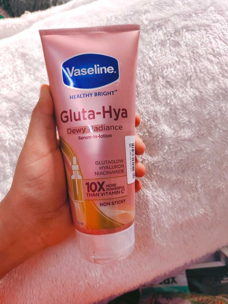 Vaseline Gluta-Hya Dewy Radiance Lotion for Face &amp;