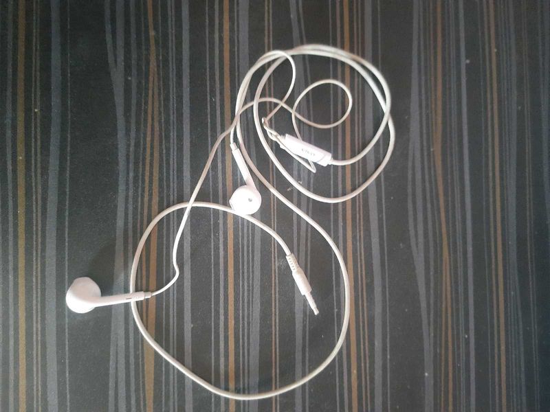 vivo wired Earphones