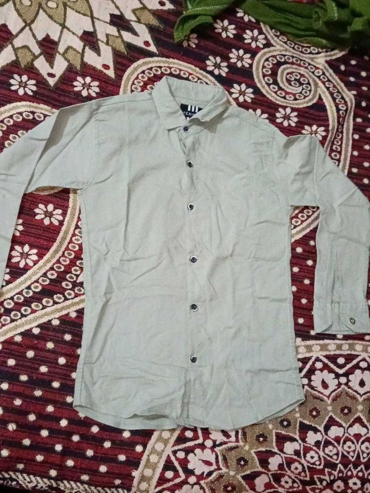 Casual Button-Down Shirt