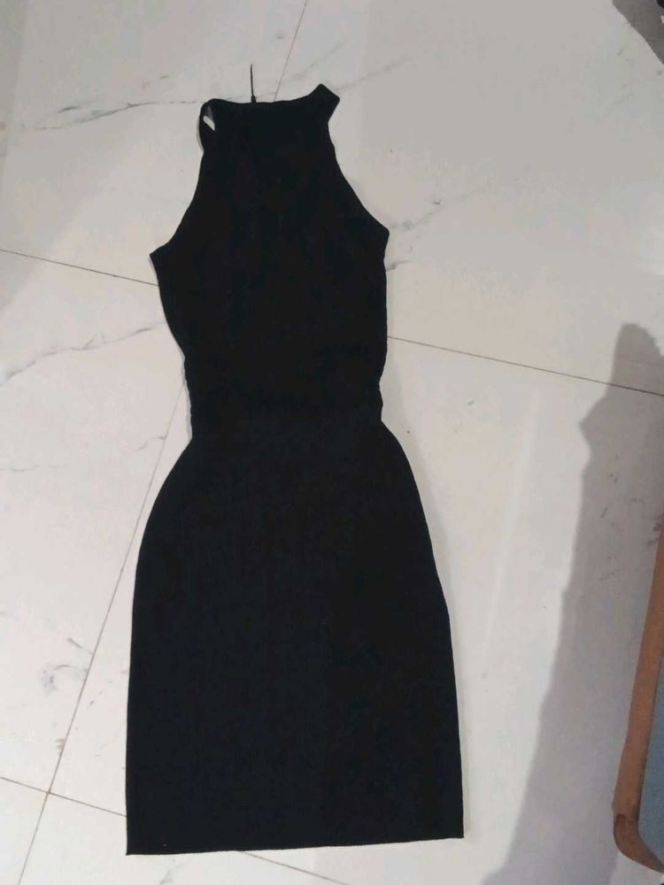 Chic Black Bodycon Midi Dress