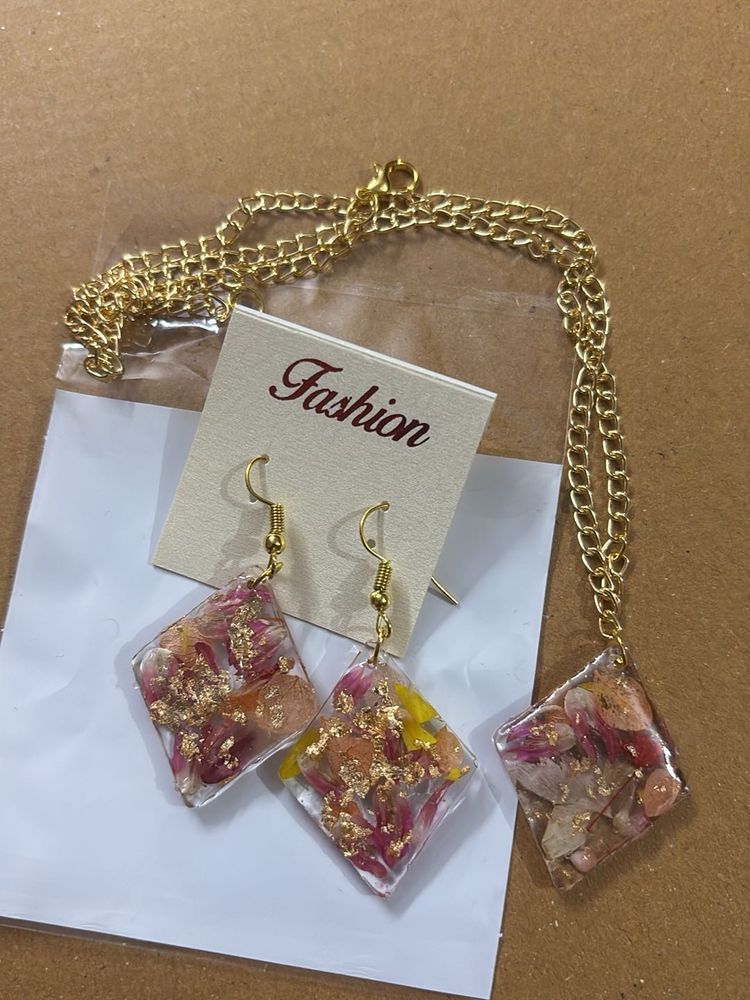 Floral Resin Jewelry Set Earrings with necklace