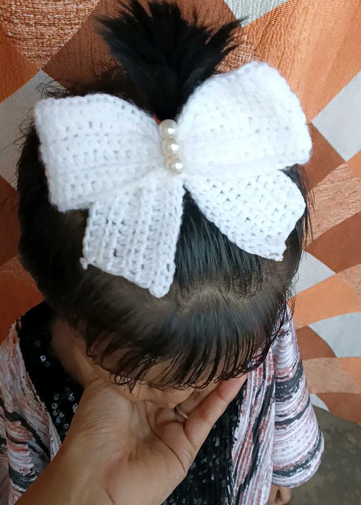 Cute White  handmade Bow Hair Clip