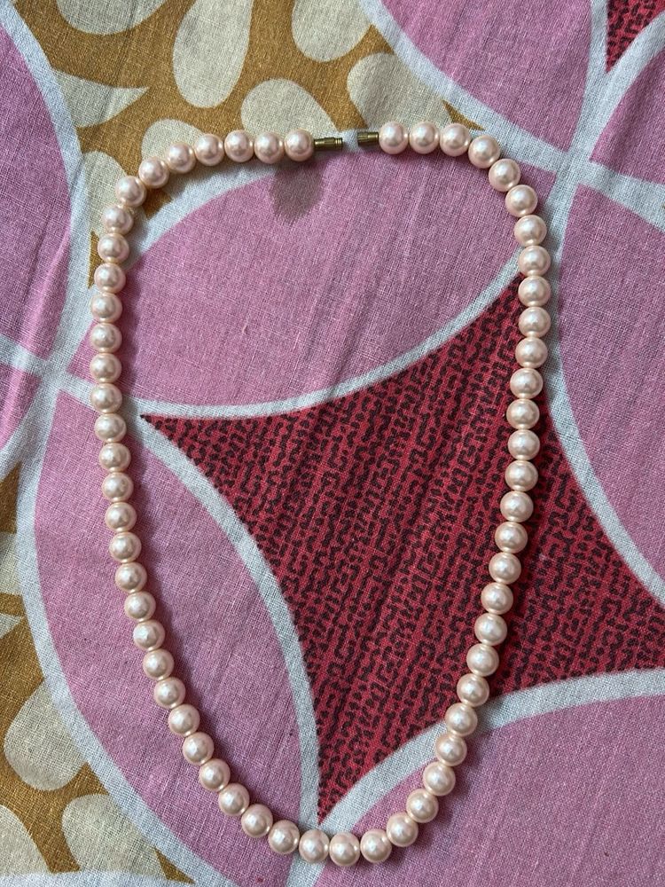 Elegant Pearl Necklace