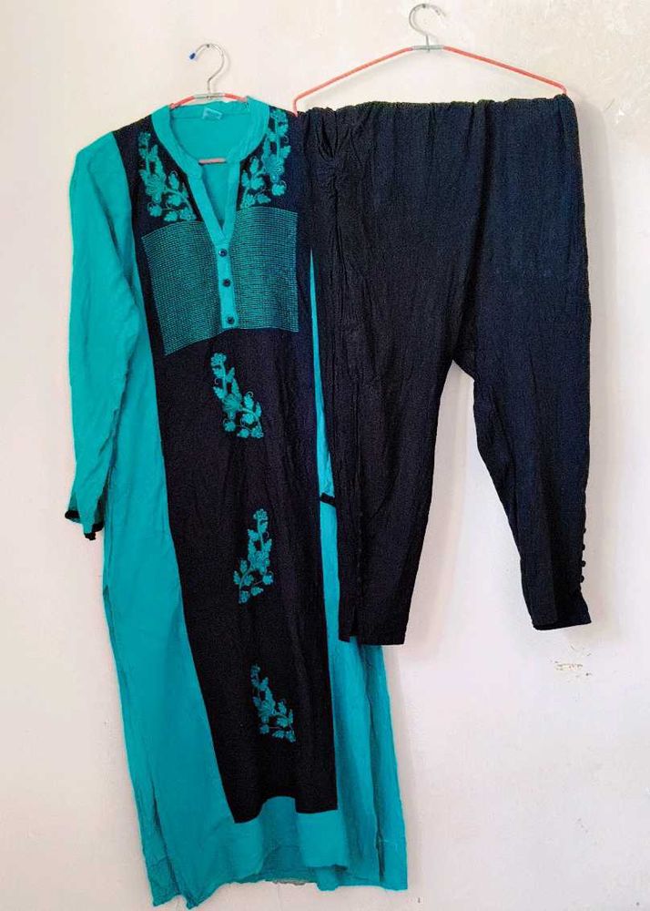 Very Beautiful Embroidery Kurta With Leggings