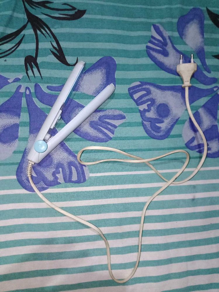 Hair Straightener - Gently Used