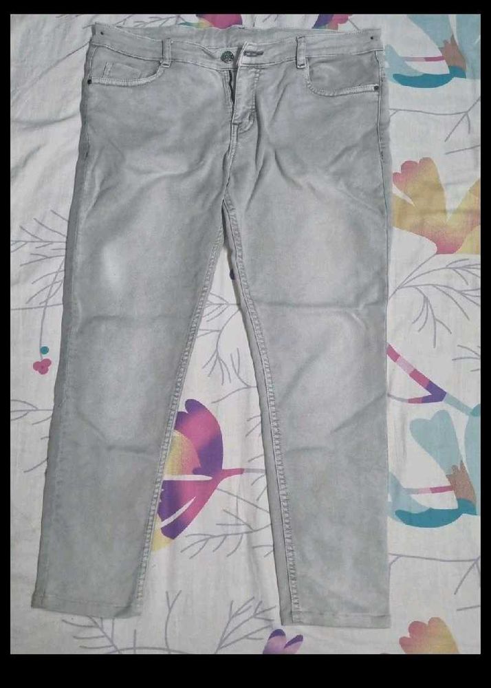 Grey Women&#39;s Skinny Jeans