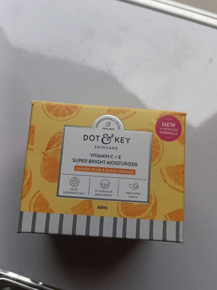 Dot &amp; Key Super Bright Moisturizer