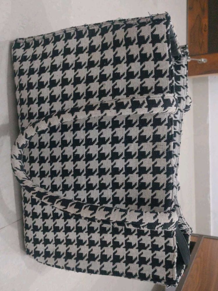 Houndstooth Tote Bag