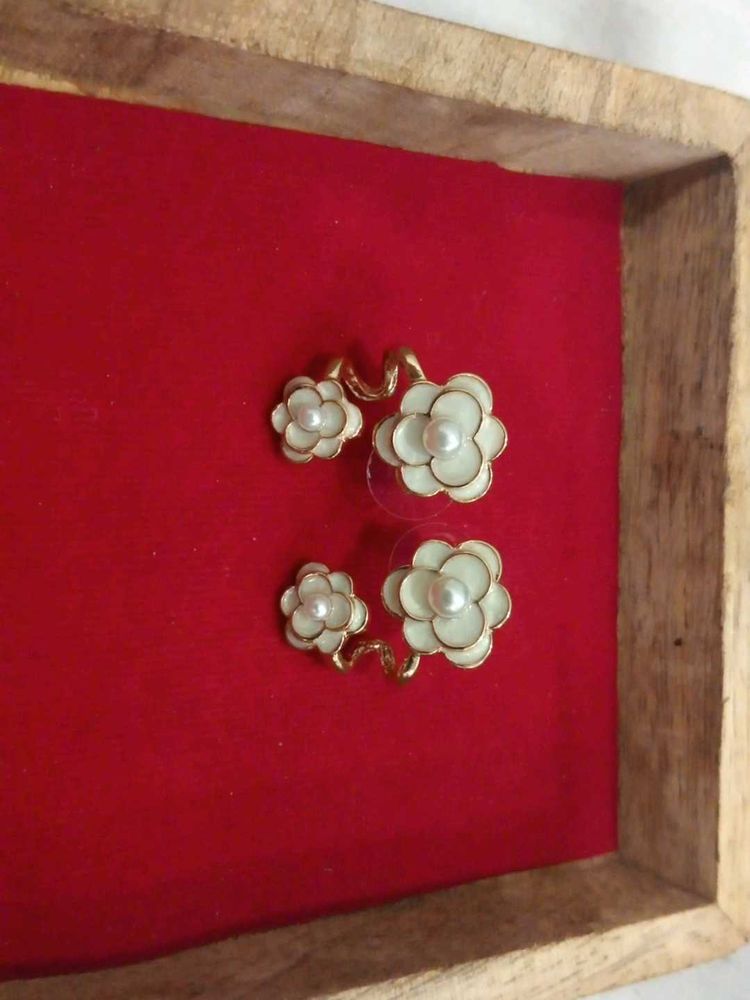 Flower Pearl Earrings