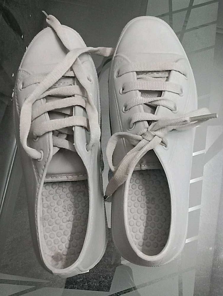 women casual shoes