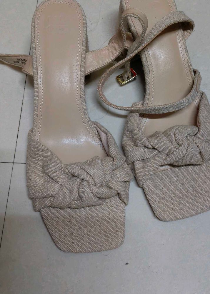 Knot Detail Heeled Sandals