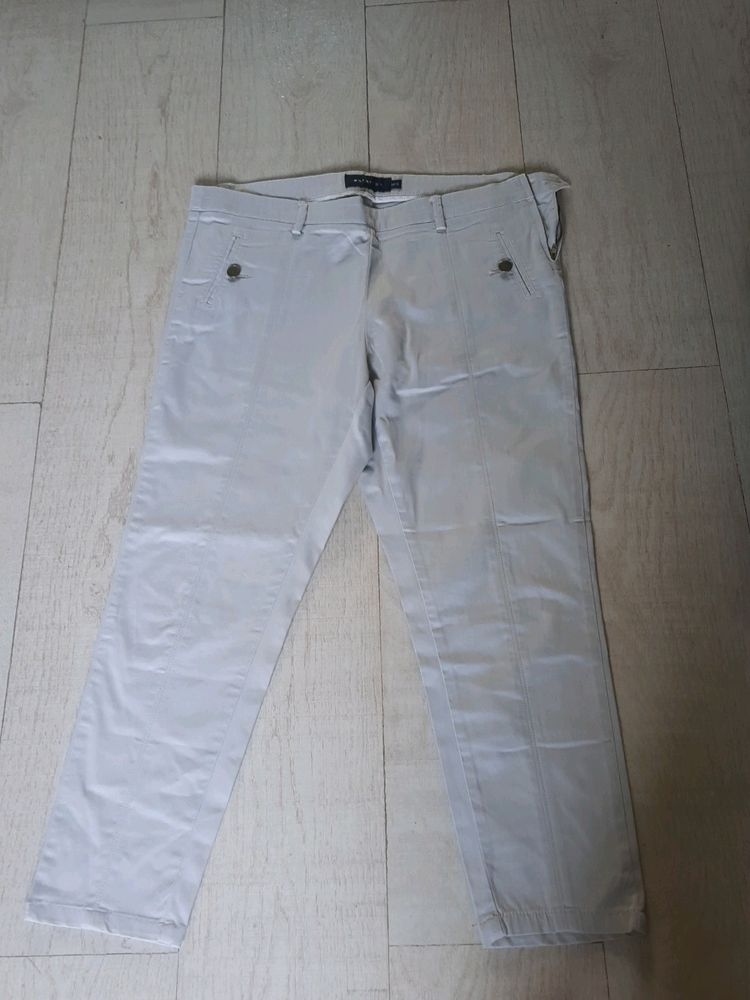 beige Capri pants