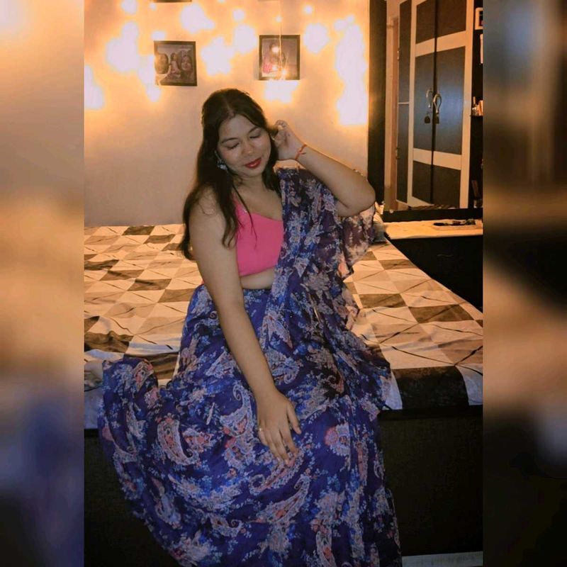 Elegant Floral Print Saree(Blouse Not Included)