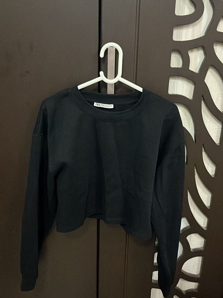 Zara Black Cropped Sweatshirt