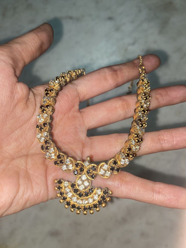 Heavy Black &amp; White Stone with Gold Neckpiece Set