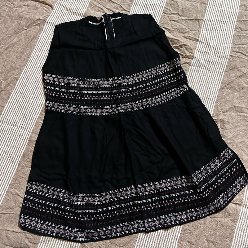 Black Sleeveless Top