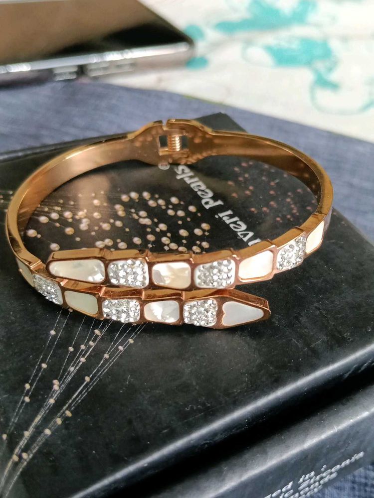 Stylish Bangle Bracelet
