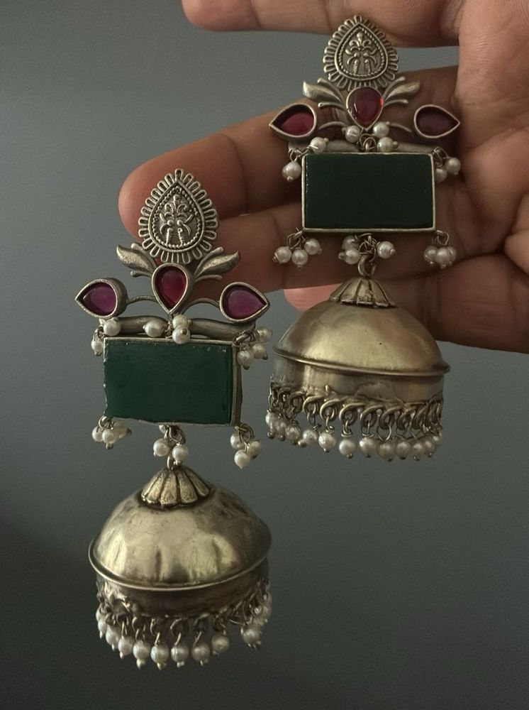 Jhumka Earrings With Pearl And Kemp Beads